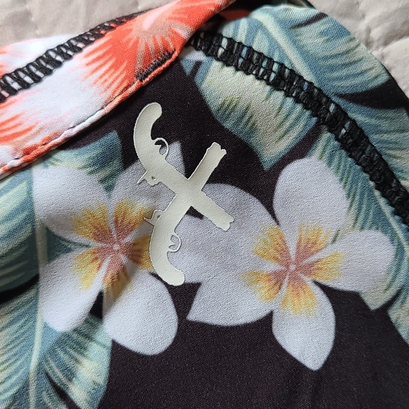 HVIII floral women's shorts - Picture 3 of 4